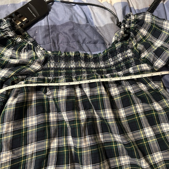 AMERICAN EAGLE SMOCKED, LINED FLANNEL TOP WITH POCKETS, NWOT!! - Picture 4 of 7